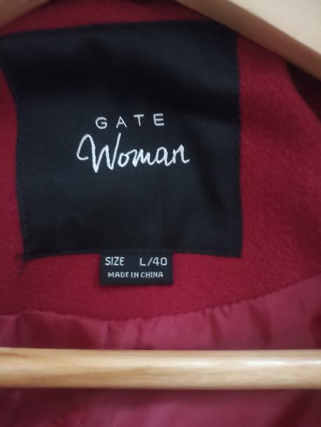 Bordovo červený kabat, gate,40