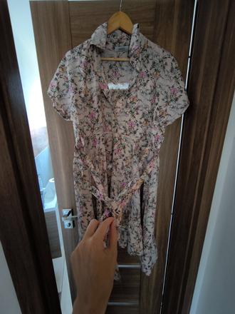 Kvetovane šaty, 