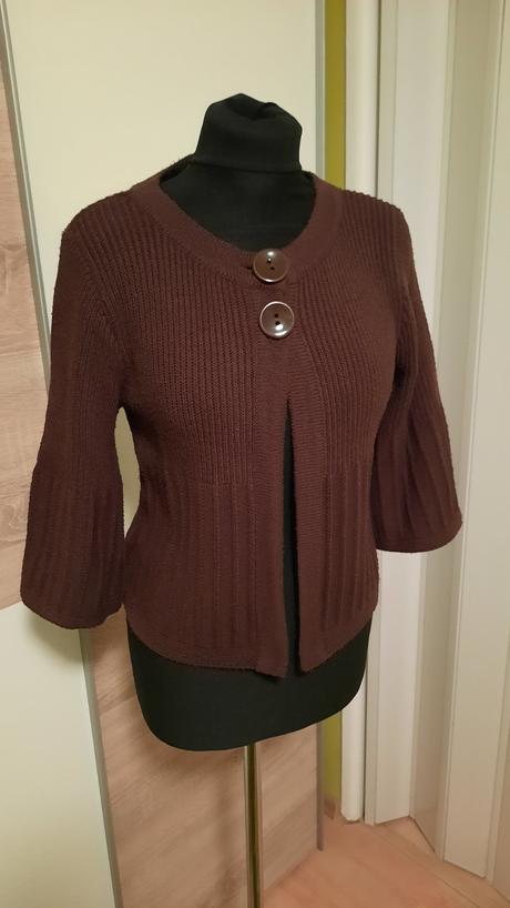 Štýlový hnedý dámsky svetrík, orsay,m