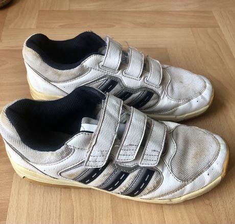 Tenisky s bielou podražkou, adidas,36