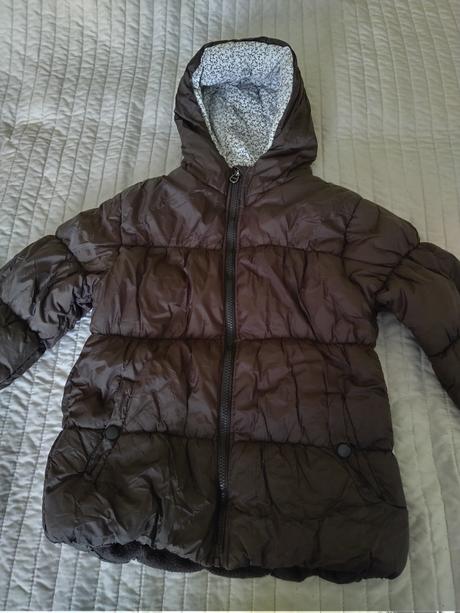 Tmavohnedá bunda, 128