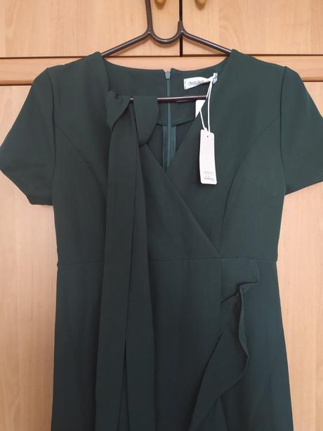 Spoločenské šaty s volánikmi, xs