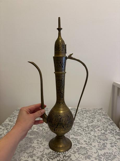 Orientálna mosadzná karafa, 