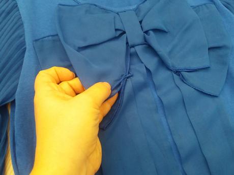 Modrá blúzka s mašľou, m