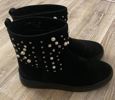 Krásne dámske členkové čižmičky s perličkami, 39