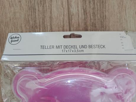 Tanier s vrchňákom a  príborom, 