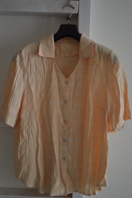 Marhulková košeľa, 44