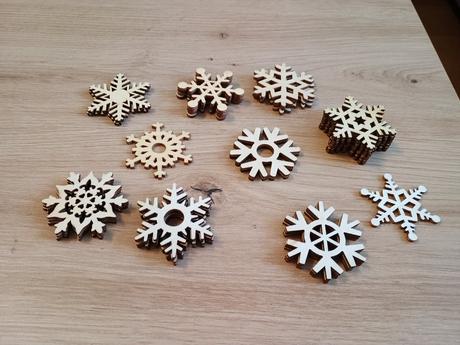 Vianočné ozdoby - snehové vločky ( drevené ), 