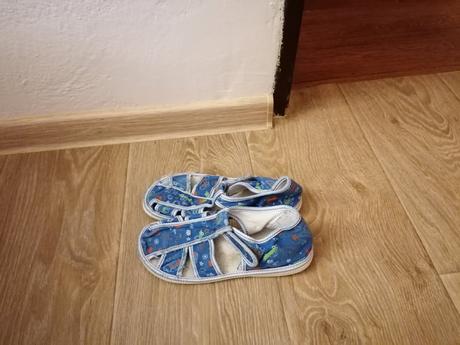 Chlapec papučky, 32