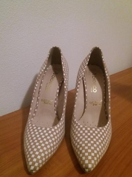 Krasne elegantne lodicky, 40