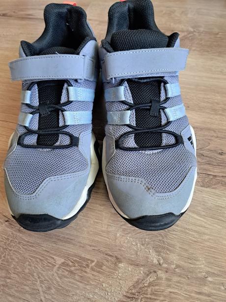 Botasky, adidas,38