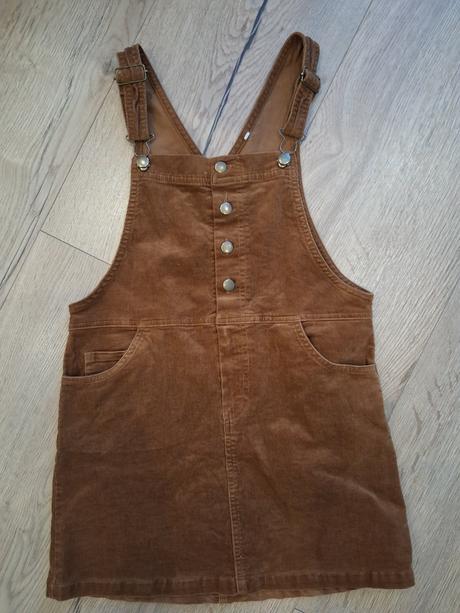 Mencestrove saty na traky, 134