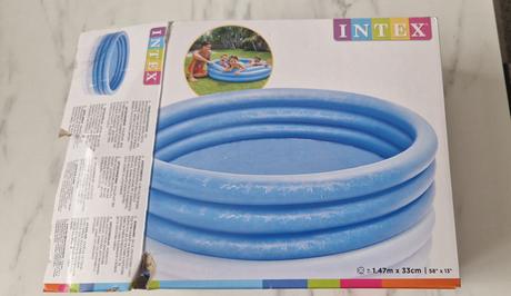 Nafukovaci bazen,