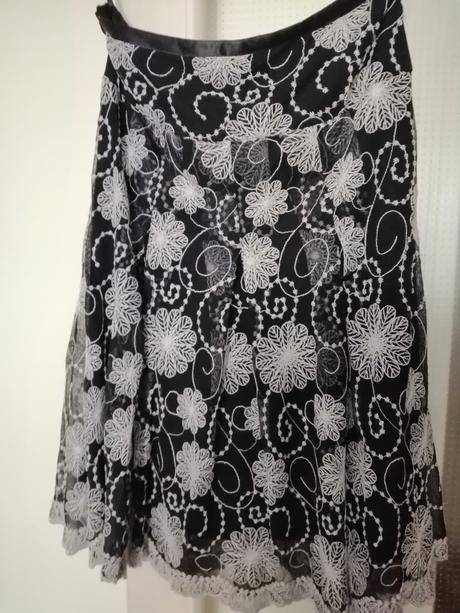 Krasna luxusná sukňa dnes lacno, xl