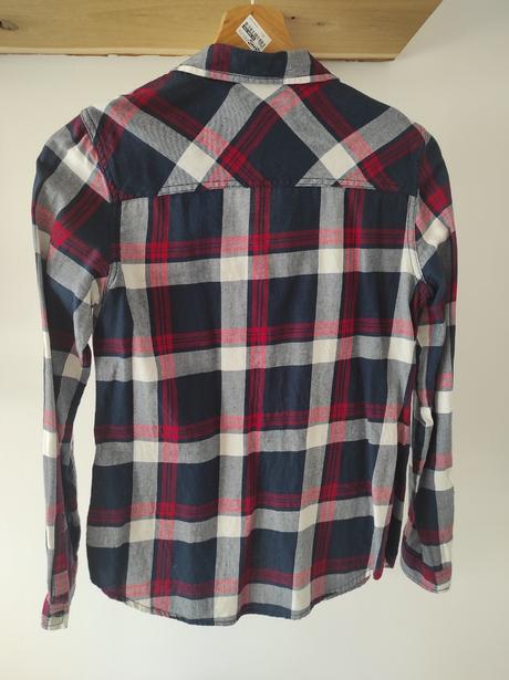 Karovana tmavomodro-cervena kosela, sinsay,s