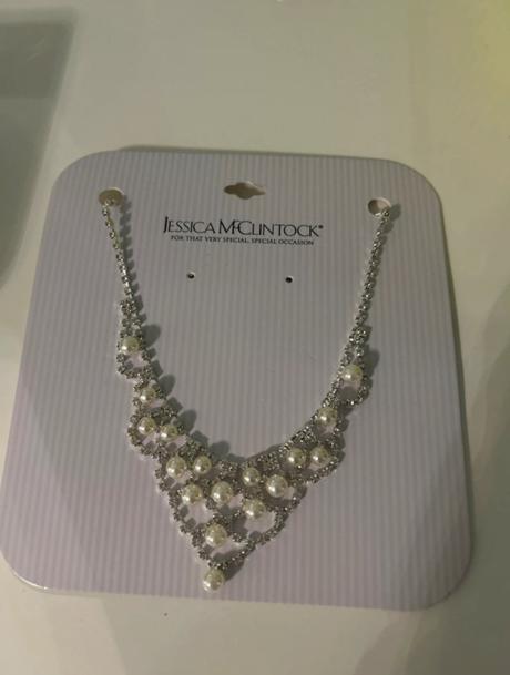 Štrasovy nahrdelnik jessica mclintock, 