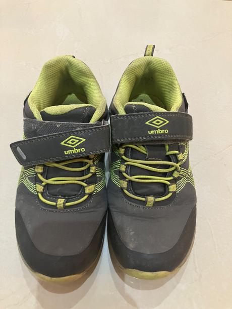 Topanky zn. umbro, umbro,31