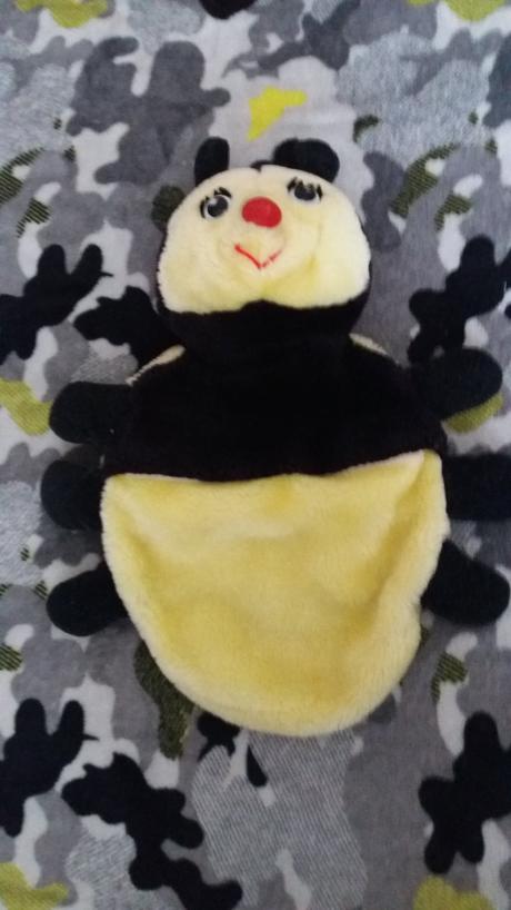 Plyšová včielka na termo fľašu, 