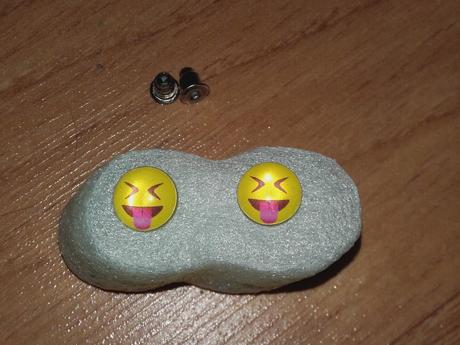 Náušnice emotikon - rôzne druhy,