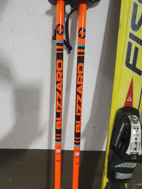 Lyžiarský set pre dievča-10r (lyže+palice+súprava), 152