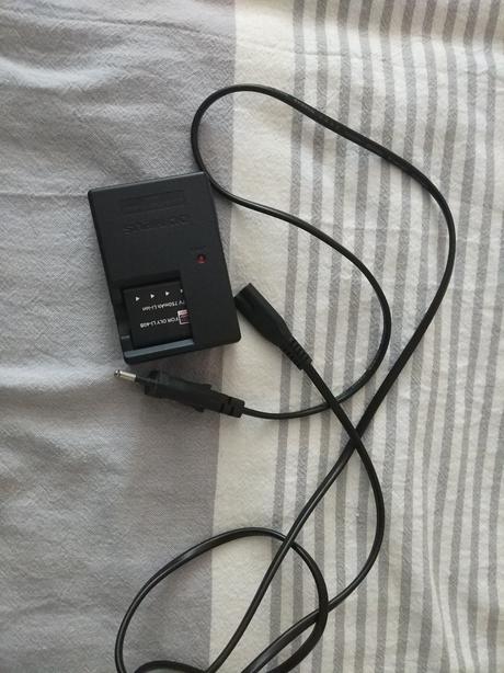 Nabíjačka a náhradná baterka, olympus