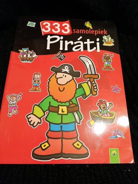 Piráti 333nálepiek + autá, 