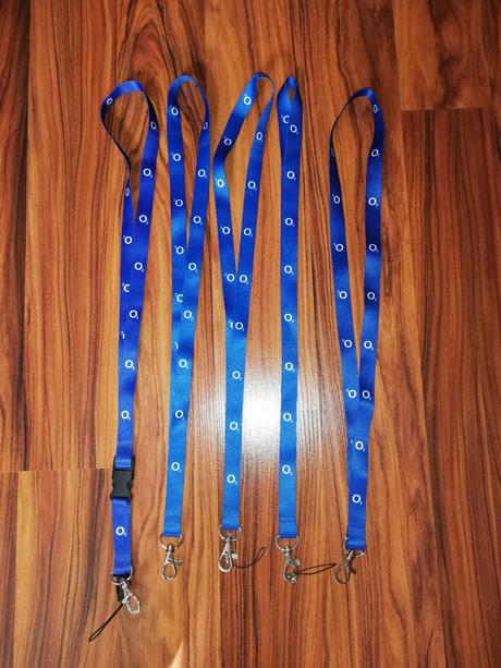Šnúrky na krk, na kľúče, 