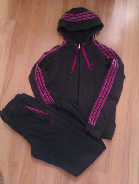 Sportový komplet, 38