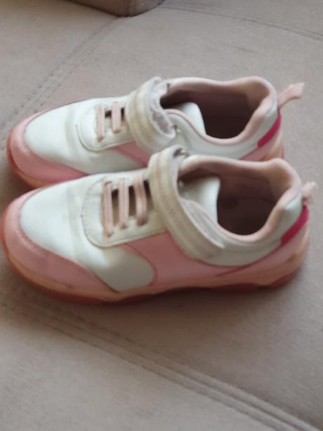 Predám svietiace tenisky veľ. 30, lupilu,30