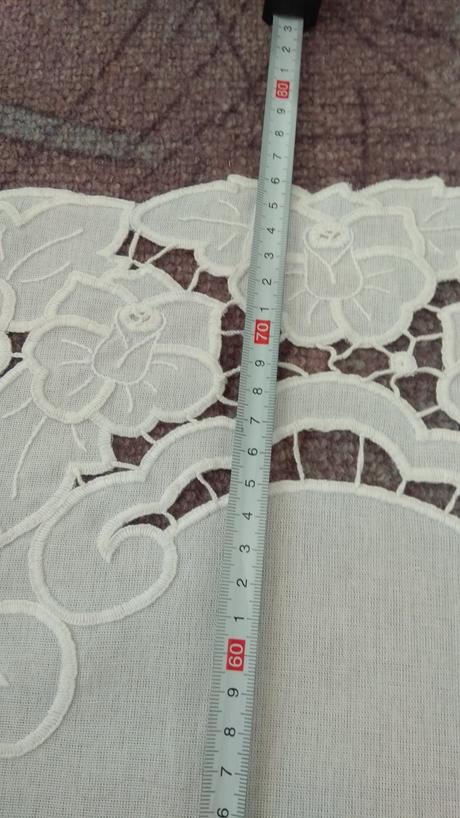 Predám vyšívaný obrus, 