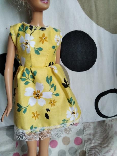 Šaty babiku barbie,