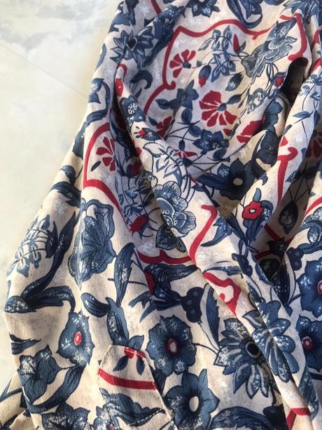 Hodvábna blúzka so stojačikom, m