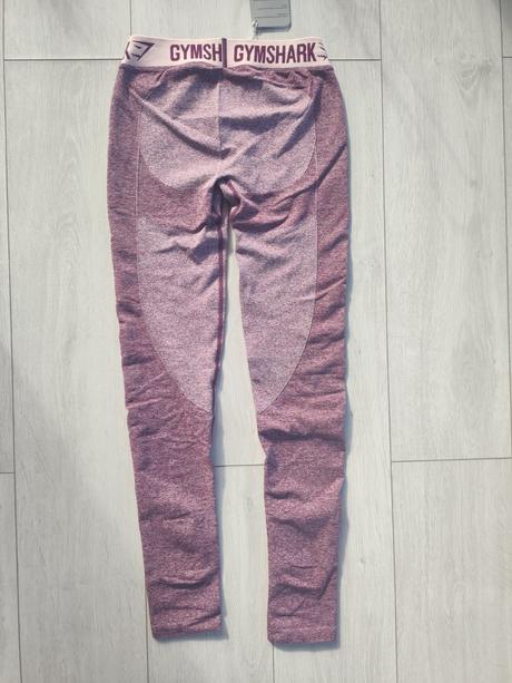 Gymshark tvarovacie legíny s visačkou, s