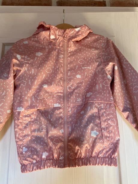 Nepremokava turisticka bunda 98, decathlon,98