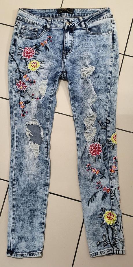 Vyšívané rifle realty jeans m/l, m
