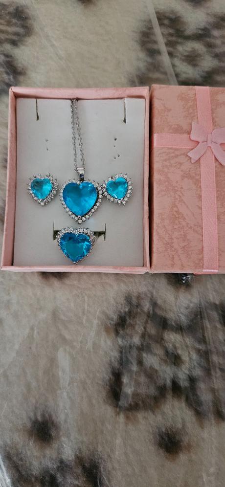 Šperkovnic, bižuteria a doplnky, 