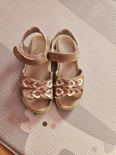 Sandalky kozene, lasocki,31