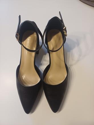 Spoločenské lodičky, 39