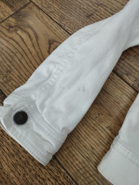 Biela riflovka, benetton,122