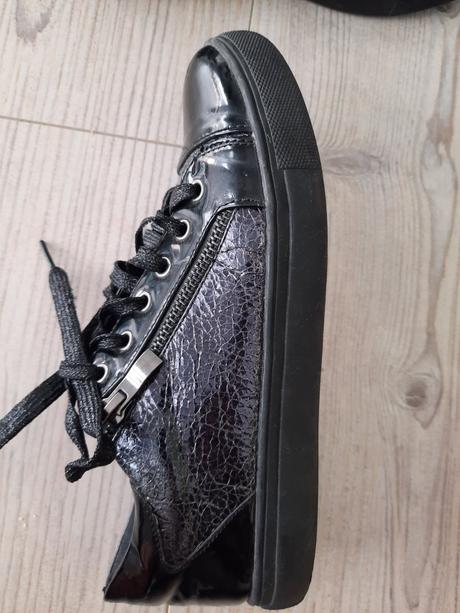 Slušné topánky, 37