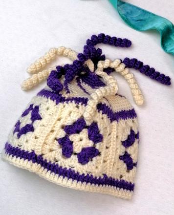 Krásna čiapočka z merina, 86