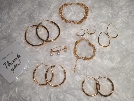 Náušnice, náramky, brošňa,