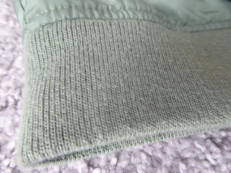 Zelená bomberka, reserved,140