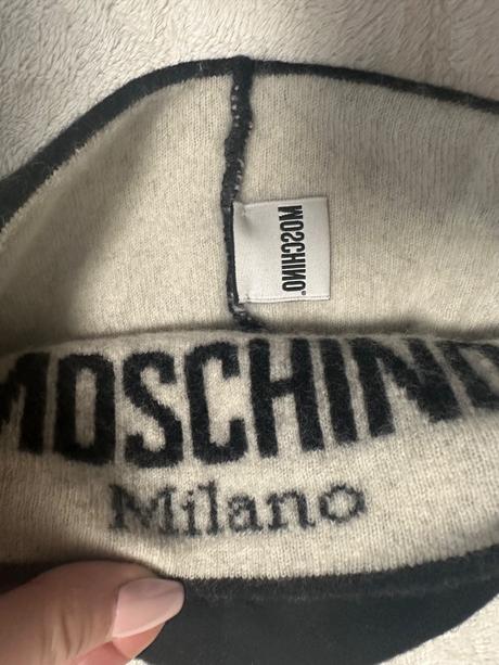 Čiapka s vlnou zn. moschino originál, moschino
