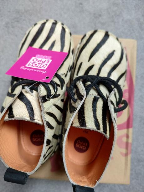 Topánky prechodné, 28