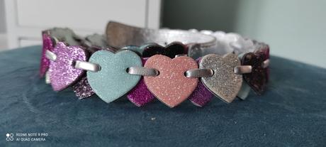 Opasok so srdiečkami,