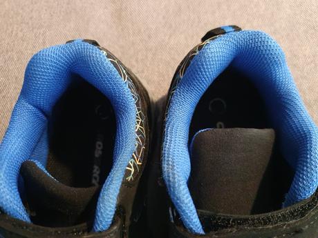 Športové topánky, 25