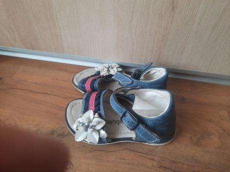 Sandalky, bambulini,23