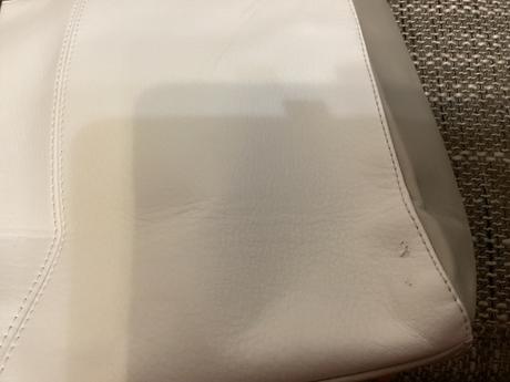 Taska s malým poškodením,