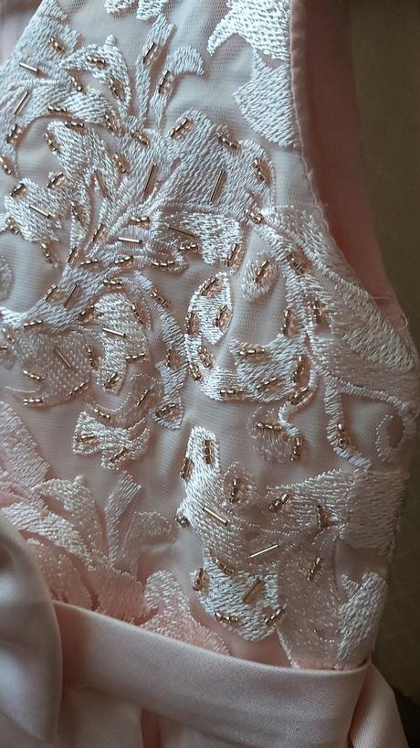 Slávnostné šaty, 152